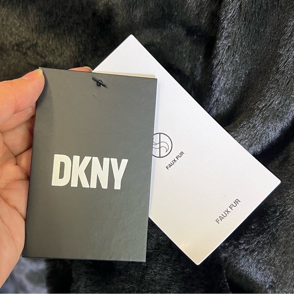 DKNY Women’s Black Front Button Down Faux Fur Jacket Coat Size M - Picture 6 of 13